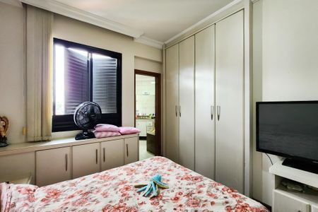 Apartamento à venda com 134m², 4 quartos e 2 vagasSuíte 1