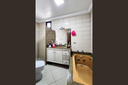 Apartamento à venda com 134m², 4 quartos e 2 vagasBanheiro da Suíte 1