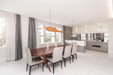 Apartamento à venda com 3 quartos, 275m² em Higienópolis, São Paulo