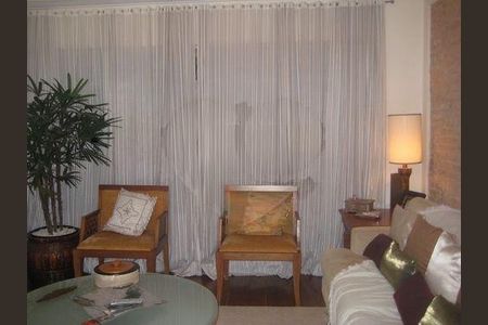 Casa à venda com 3 quartos, 205m² em Vila Firmiano Pinto, São Paulo