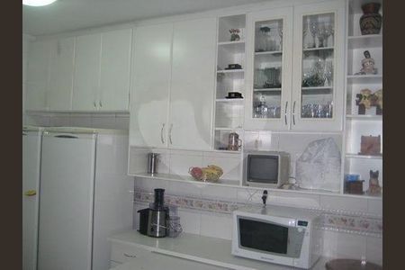 Casa à venda com 3 quartos, 205m² em Vila Firmiano Pinto, São Paulo