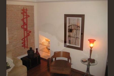 Casa à venda com 3 quartos, 205m² em Vila Firmiano Pinto, São Paulo