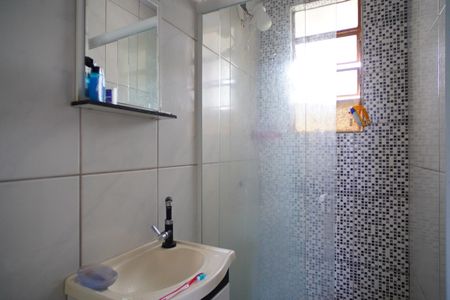 Banheiro de apartamento para alugar com 2 quartos, 56m² em Rubem Berta, Porto Alegre