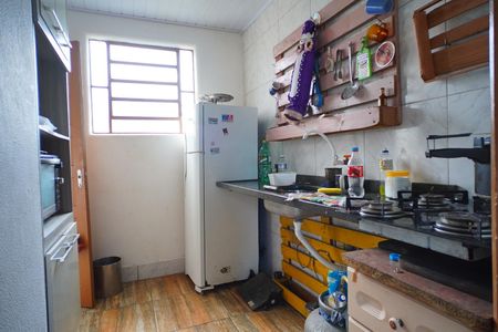 Cozinha de apartamento para alugar com 2 quartos, 56m² em Rubem Berta, Porto Alegre