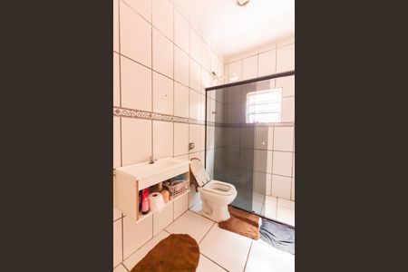 Casa à venda com 200m², 3 quartos e 1 vagaBanheiro 2