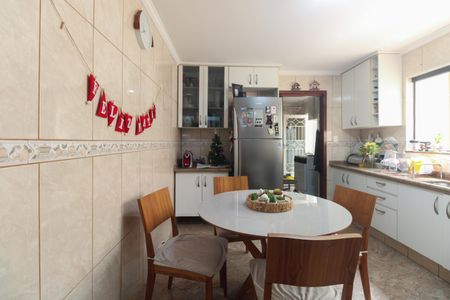 Casa à venda com 150m², 3 quartos e 2 vagasCozinha 