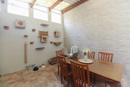 Casa à venda com 150m², 3 quartos e 2 vagasQuintal 