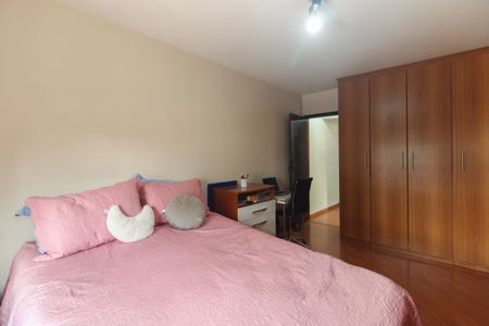 Casa à venda com 150m², 3 quartos e 2 vagasSuíte 