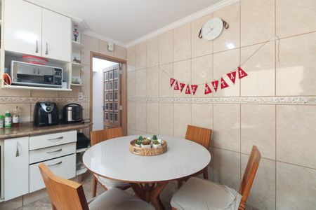 Casa à venda com 150m², 3 quartos e 2 vagasCozinha 