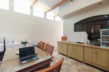 Casa à venda com 150m², 3 quartos e 2 vagasQuintal 