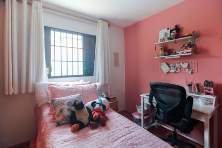 Casa à venda com 150m², 3 quartos e 2 vagasQuarto 2