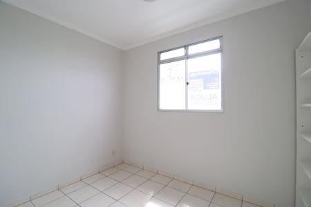 Quarto 2 de apartamento para alugar com 2 quartos, 48m² em Shopping Park, Uberlândia