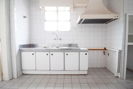 Apartamento à venda com 198m², 2 quartos e 2 vagas