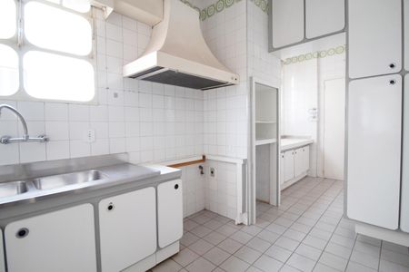 Apartamento à venda com 198m², 2 quartos e 2 vagas