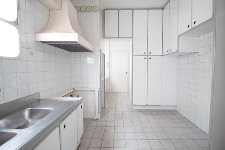 Apartamento à venda com 198m², 2 quartos e 2 vagas