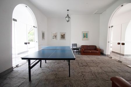 Apartamento à venda com 198m², 2 quartos e 2 vagas