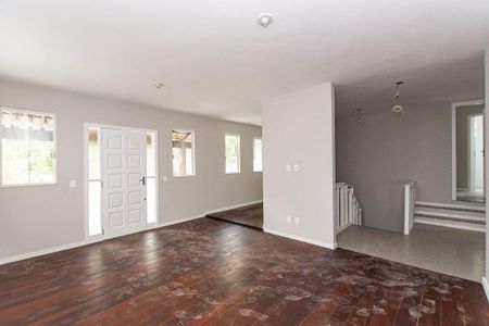 Casa à venda com 3 quartos, 280m² em Maravista, Niterói