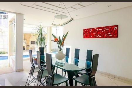 Casa à venda com 560m², 4 quartos e 7 vagas