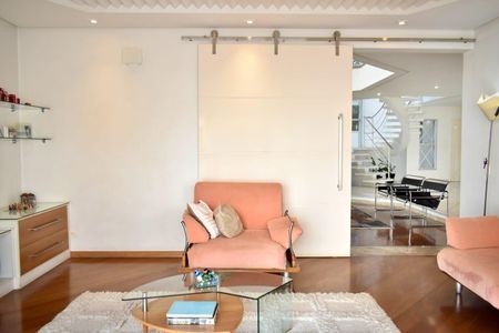 Casa à venda com 4 quartos, 560m² em Vila Ida, São Paulo