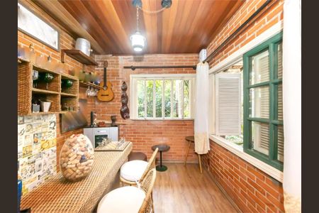 Casa à venda com 4 quartos, 350m² em Vila Guarani, São Paulo