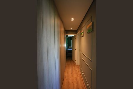 Apartamento à venda com 142m², 3 quartos e 2 vagascorredor 