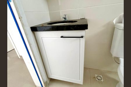 Apartamento para alugar com 38m², 1 quarto e sem vaga Apartamento para alugar com 38m², 1 quarto e sem vagaBanheiro