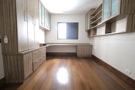 Apartamento à venda com 250m², 4 quartos e 2 vagasQuarto 1