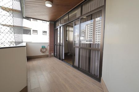 Apartamento à venda com 250m², 4 quartos e 2 vagasSacada