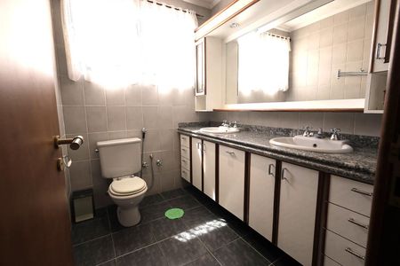 Apartamento à venda com 250m², 4 quartos e 2 vagasBanheiro 1