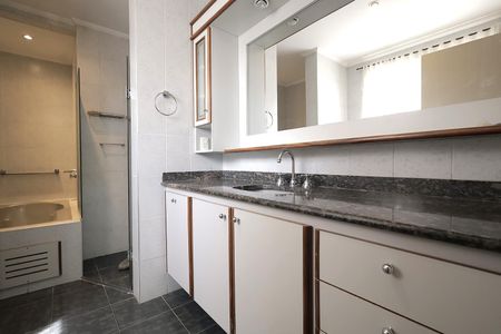 Apartamento à venda com 250m², 4 quartos e 2 vagasBanheiro Suíte