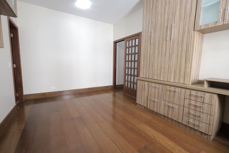 Apartamento à venda com 250m², 4 quartos e 2 vagasQuarto 1
