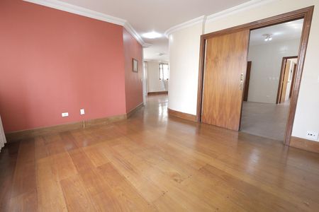 Apartamento à venda com 250m², 4 quartos e 2 vagasSala de Jantar