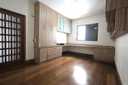 Apartamento à venda com 250m², 4 quartos e 2 vagasQuarto 1