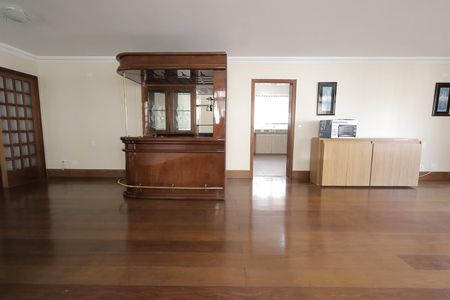Apartamento à venda com 250m², 4 quartos e 2 vagasSala