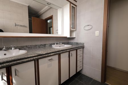 Apartamento à venda com 250m², 4 quartos e 2 vagasBanheiro 1