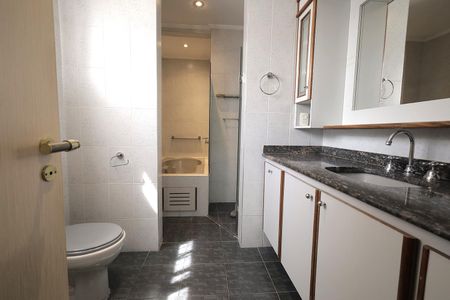 Apartamento à venda com 250m², 4 quartos e 2 vagasBanheiro Suíte