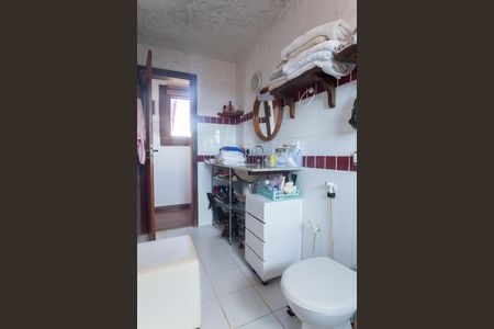 Casa de condomínio à venda com 300m², 5 quartos e 5 vagasBanheiro Social