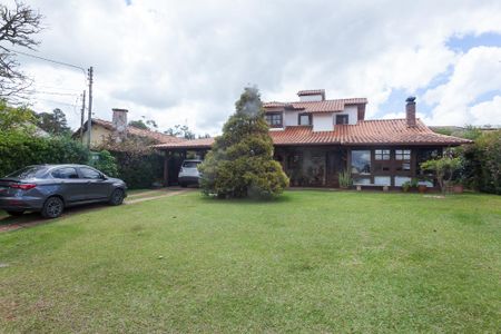 Casa de condomínio à venda com 300m², 5 quartos e 5 vagasFachada