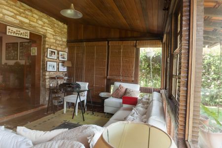 Casa de condomínio à venda com 300m², 5 quartos e 5 vagassala de visitas 