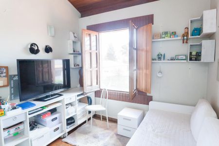 Casa de condomínio à venda com 300m², 5 quartos e 5 vagasquarto 2