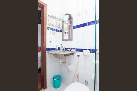 Casa de condomínio à venda com 300m², 5 quartos e 5 vagasBanheiro suite 2