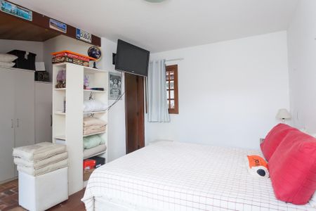 Casa de condomínio à venda com 300m², 5 quartos e 5 vagassuite 2