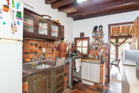 Casa de condomínio à venda com 300m², 5 quartos e 5 vagasCozinha