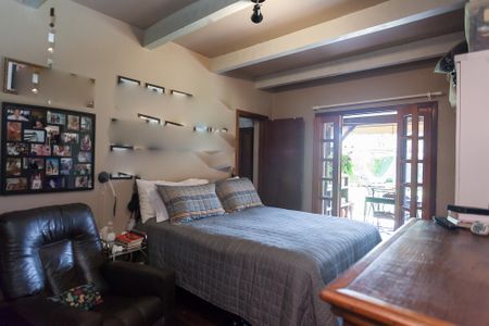 Casa de condomínio à venda com 300m², 5 quartos e 5 vagassuite 1