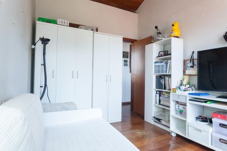 Casa de condomínio à venda com 300m², 5 quartos e 5 vagasquarto 2