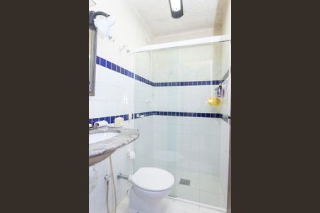 Casa de condomínio à venda com 300m², 5 quartos e 5 vagasBanheiro suite 2