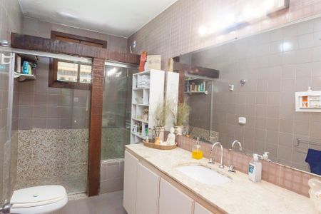 Casa de condomínio à venda com 300m², 5 quartos e 5 vagasBanheiro Social