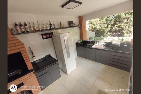 Casa à venda com 4 quartos, 227m² em Vila Brandina, Campinas