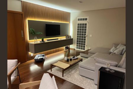 Casa à venda com 4 quartos, 227m² em Vila Brandina, Campinas