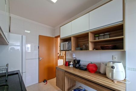 Apartamento para alugar com 75m², 2 quartos e 2 vagasCozinha 